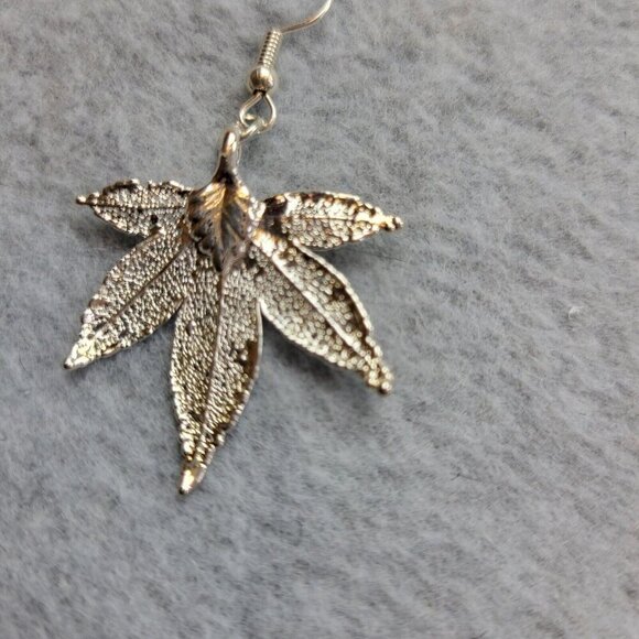 Silver Tone Leaf Earrings Natures Jewelry Japanese Maple Fish Hook Style Unique - Picture 3 of 8